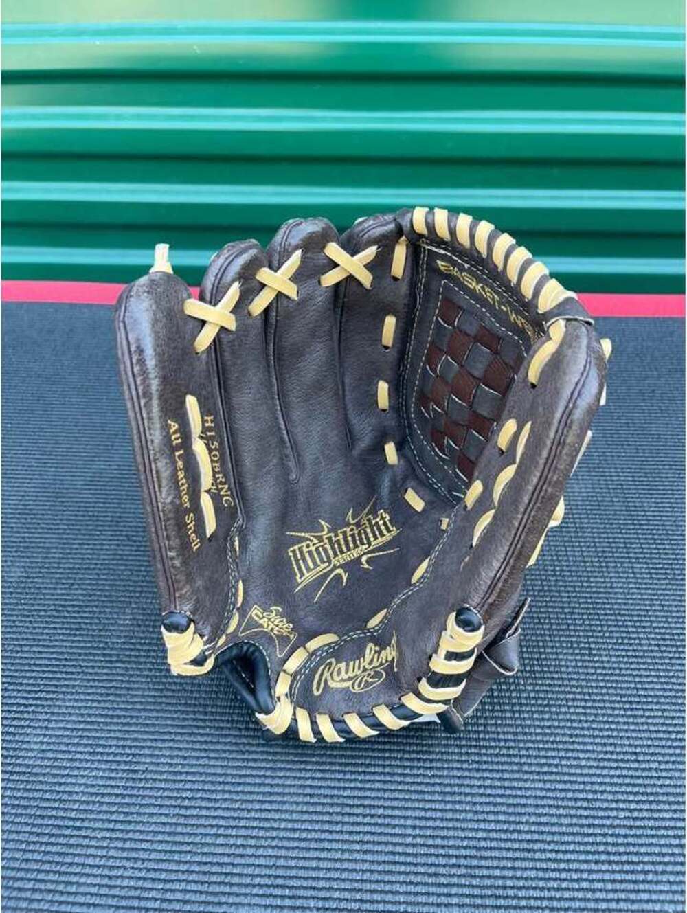 Rawlings Highlight Series H150BRNC Baseball Glove LHT